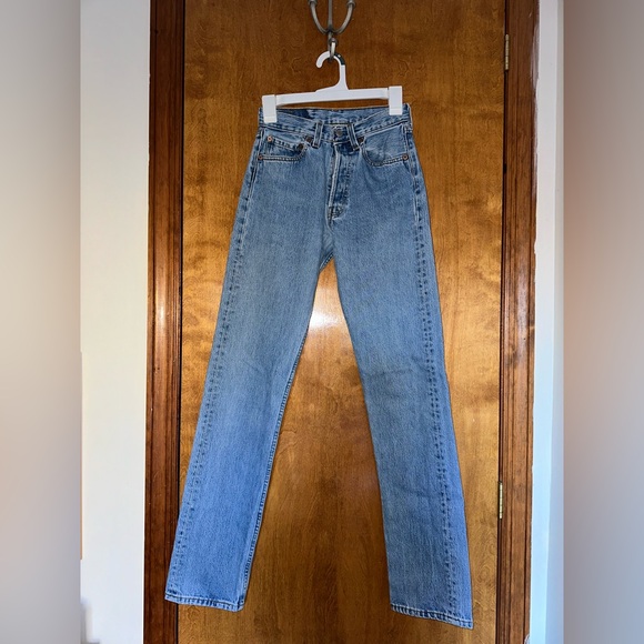Vintage Levi’s 501 Jeans Light Wash Long - Picture 1 of 3